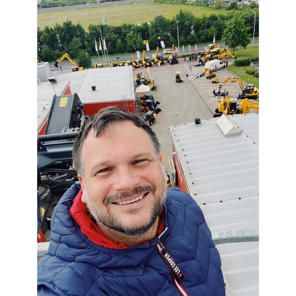 Instagram post from tvujdj.cz. This post is in position 0.
